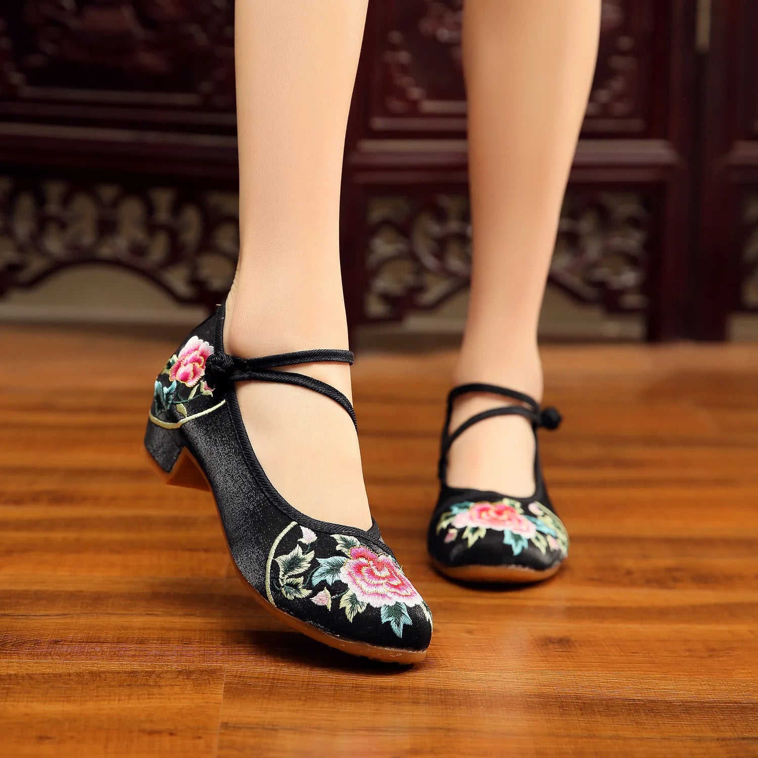 Shoes for Women Embroidery Ethnic Style Traditional Old Beijing Streetwear Dance Vintage Cheongsam Chinese Style Hanfu Qi Pao