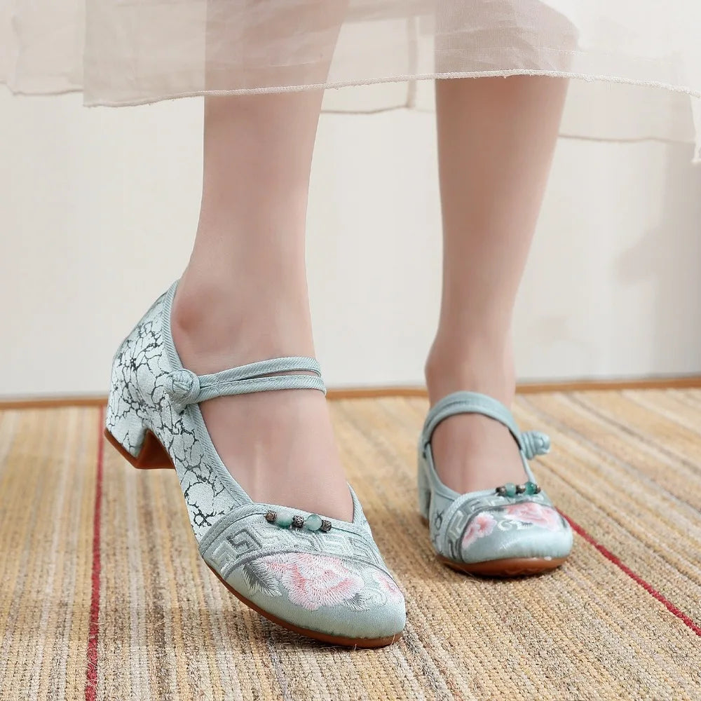 Shoes for Women Embroidery Ethnic Style Traditional Old Beijing Streetwear Dance Vintage Cheongsam Chinese Style Hanfu Qi Pao