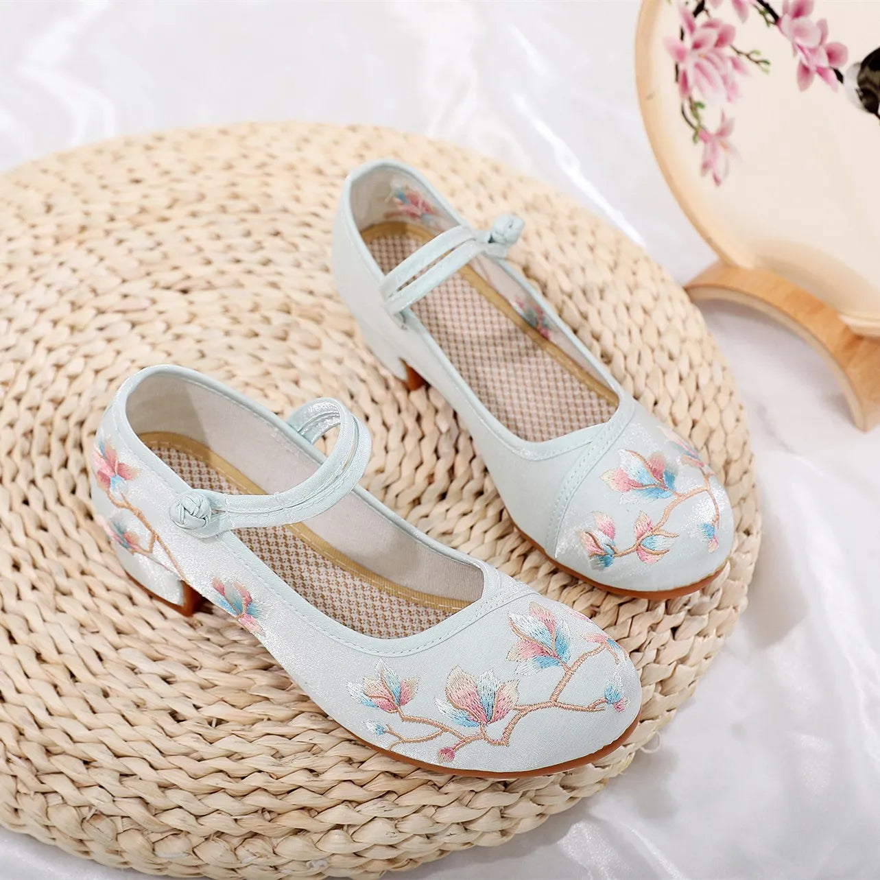 Shoes for Women Embroidery Ethnic Style Traditional Old Beijing Streetwear Dance Vintage Cheongsam Chinese Style Hanfu Qi Pao