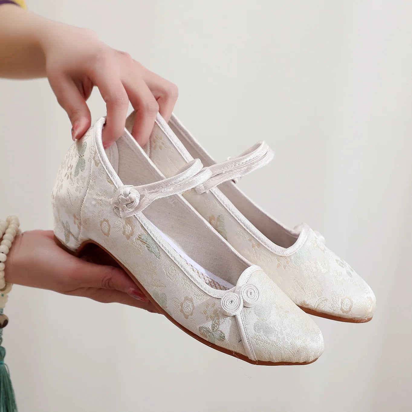 Shoes for Women Embroidery Ethnic Style Traditional Old Beijing Streetwear Dance Vintage Cheongsam Chinese Style Hanfu Qi Pao