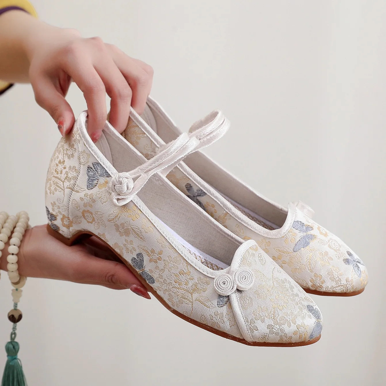 Shoes for Women Embroidery Ethnic Style Traditional Old Beijing Streetwear Dance Vintage Cheongsam Chinese Style Hanfu Qi Pao