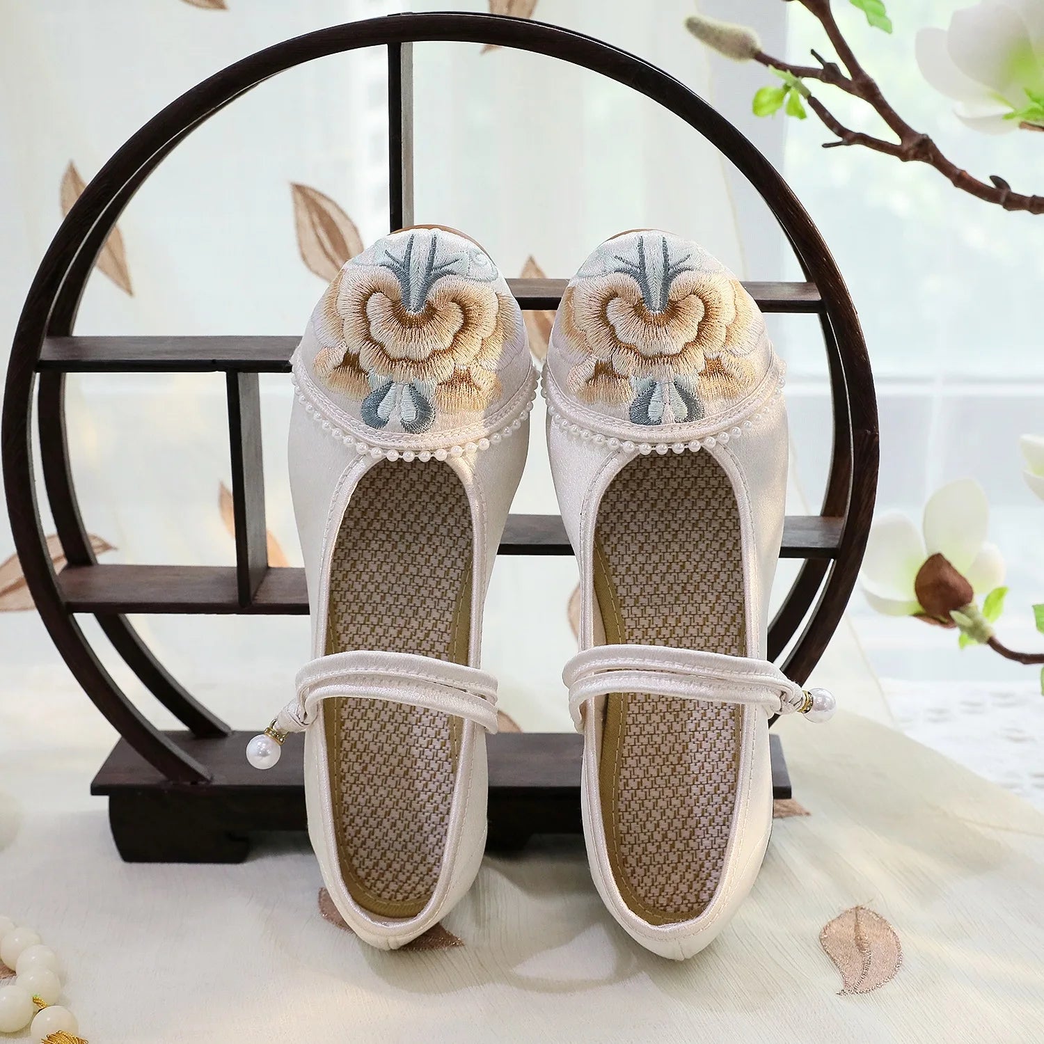 Shoes for Women Embroidery Ethnic Style Traditional Old Beijing Streetwear Dance Vintage Cheongsam Chinese Style Hanfu Qi Pao