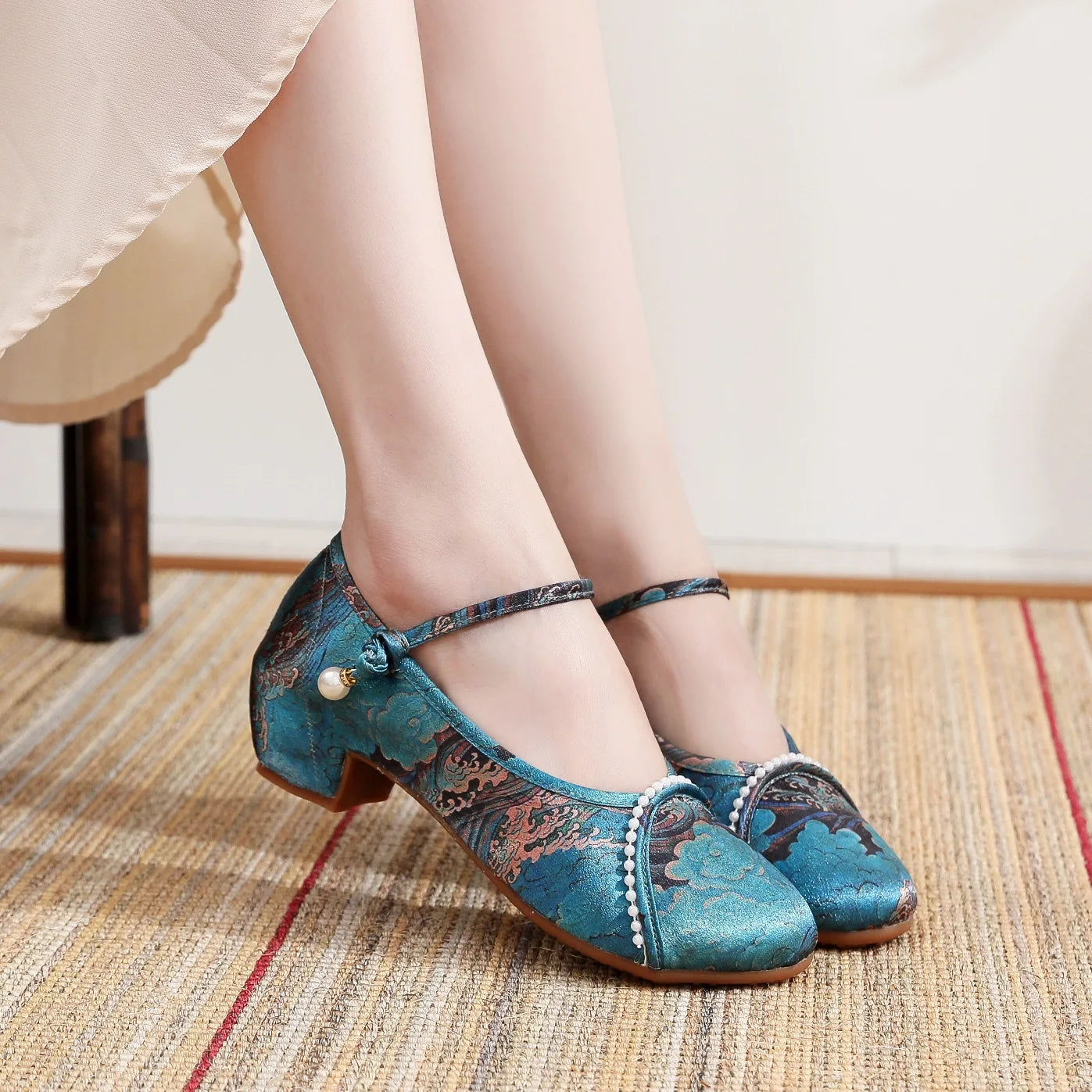 Shoes for Women Embroidery Ethnic Style Traditional Old Beijing Streetwear Dance Vintage Cheongsam Chinese Style Hanfu Qi Pao