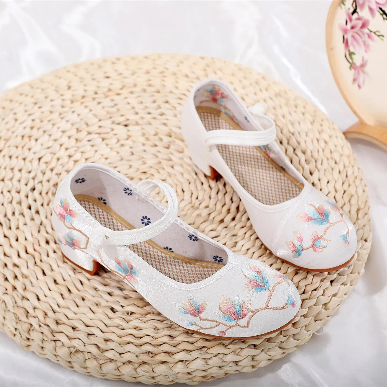 Shoes for Women Embroidery Ethnic Style Traditional Old Beijing Streetwear Dance Vintage Cheongsam Chinese Style Hanfu Qi Pao