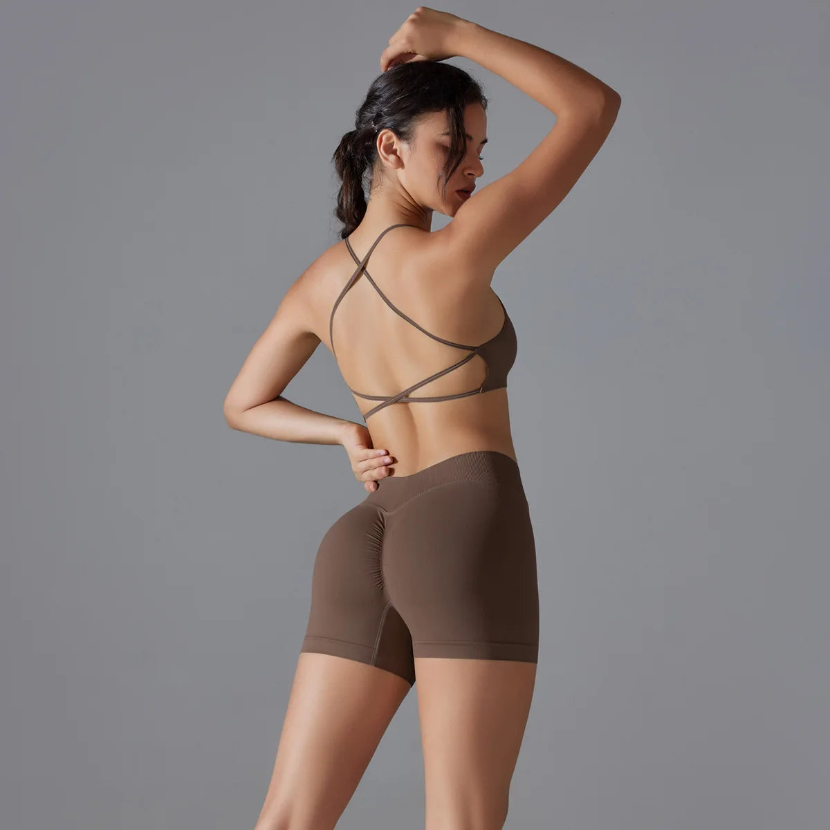 Seamless Yoga Set Sexy Workout Sportswear Gym Clothing 2 Piece Gym Sets Women Back Cross Sports Bra and Fitness Yoga Shorts Suit