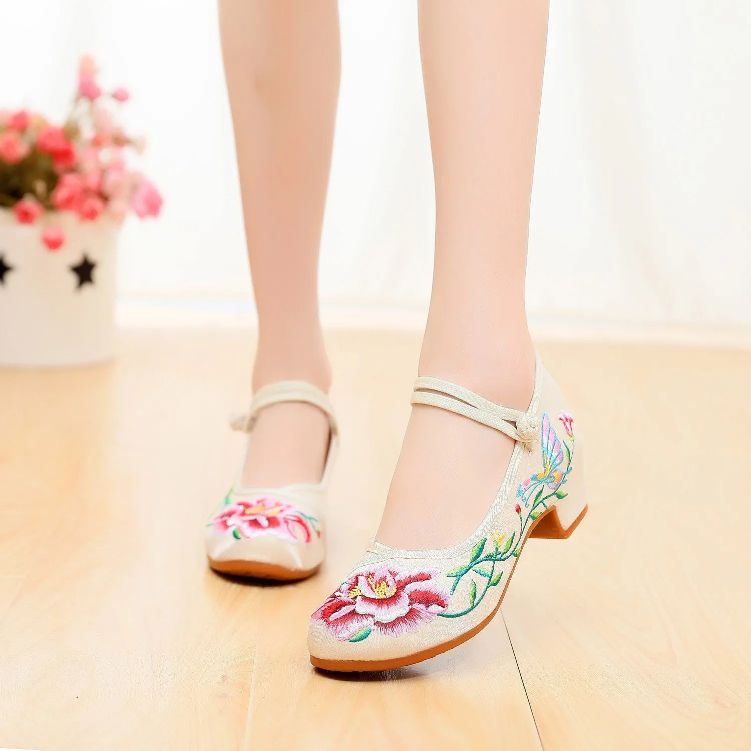 Shoes for Women Embroidery Ethnic Style Traditional Old Beijing Streetwear Dance Vintage Cheongsam Chinese Style Hanfu Qi Pao