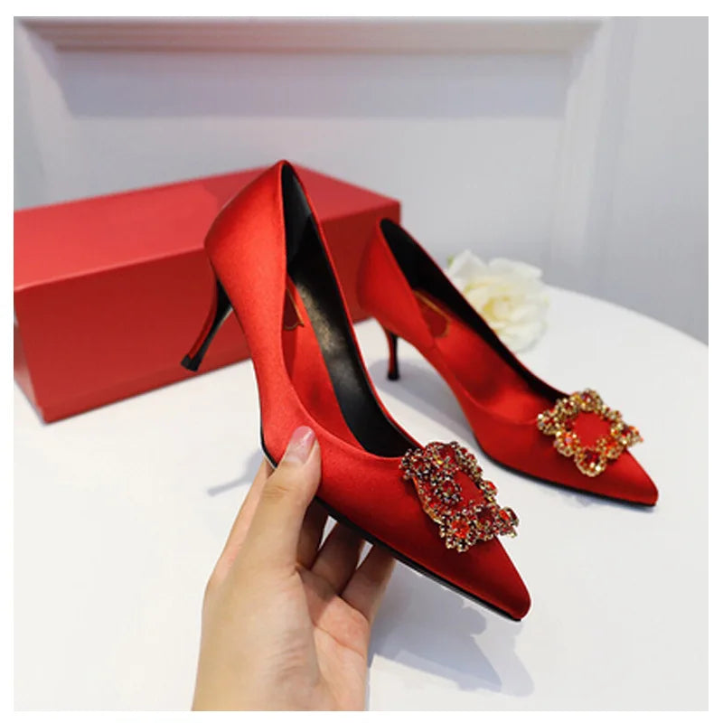 Spring and summer new pointed shallow silk rhinestone flat shoes thin high-heeled banquet dress large size small size women shoe