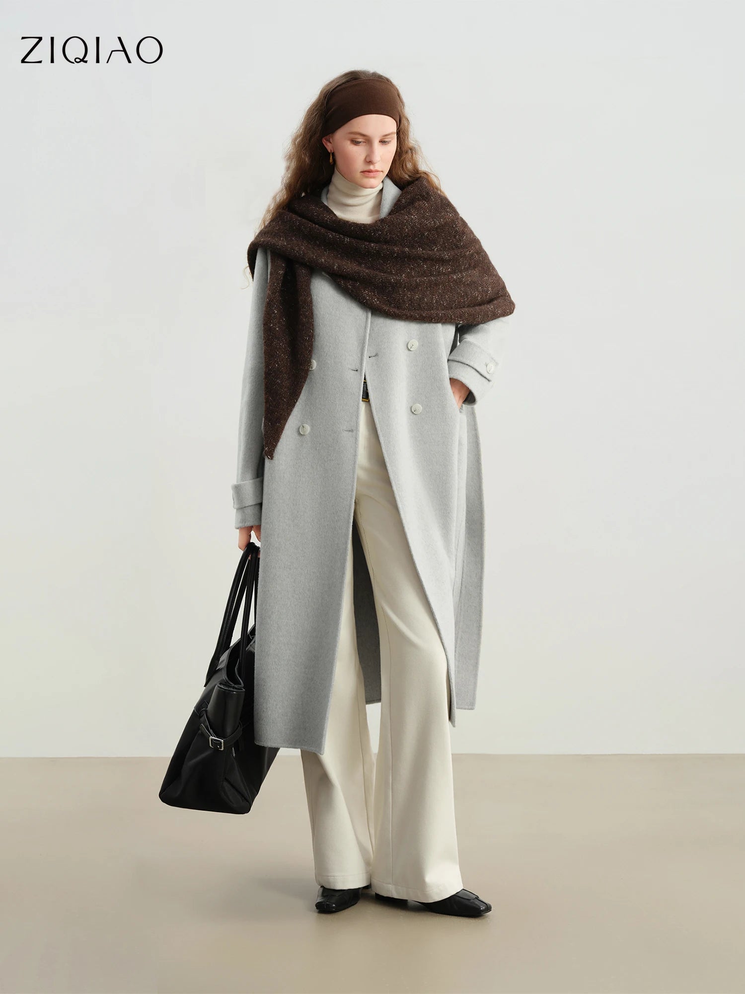 ZIQIAO Petite Straight Shoulder White Camel Wool Coat Women 2025 New Woolen Coat Temperament Commuting