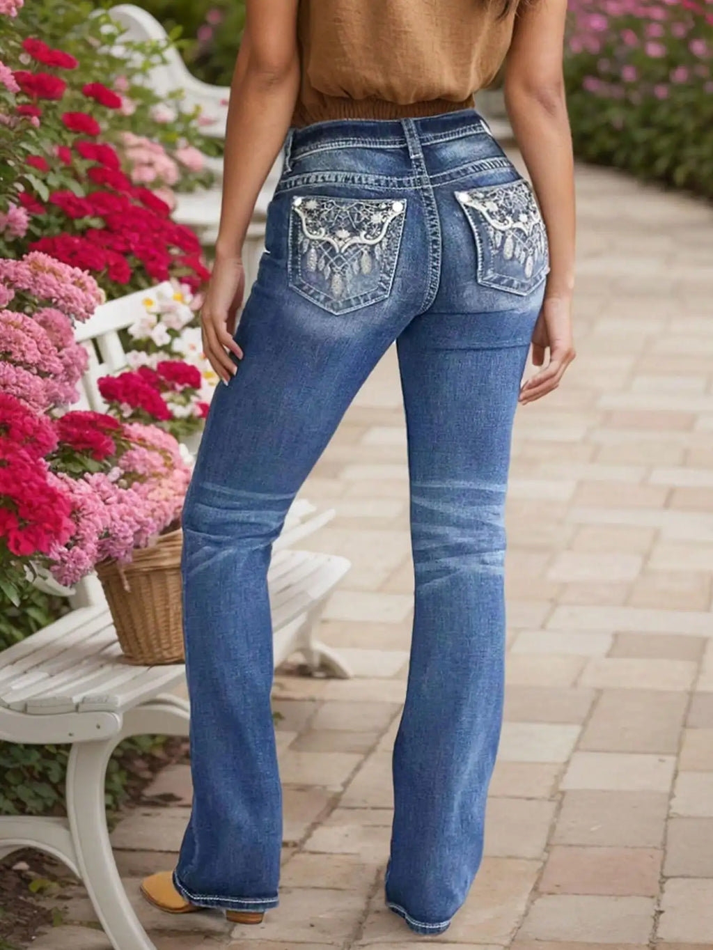Flare Women's Jeans with Wash Embroidery - Stylish and Comfortable Denim Pants for Every Occasion