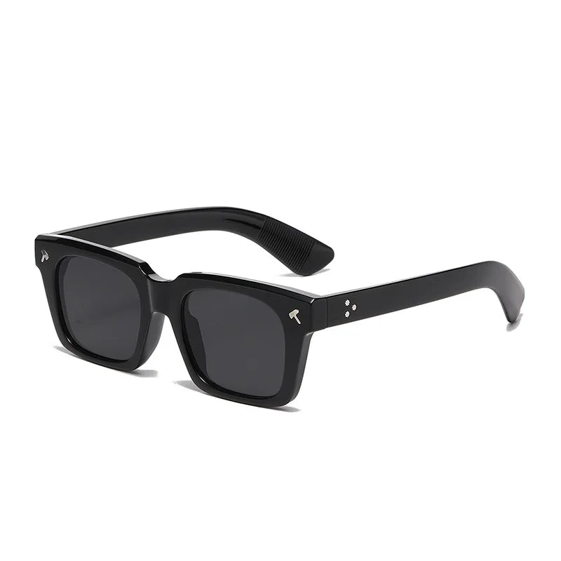 Classic Outdoor Driving Rivet Square Sunglasses Women For Men Popular Luxury Brand Designer Vintage Sun Glasses Punk Eyeglasses