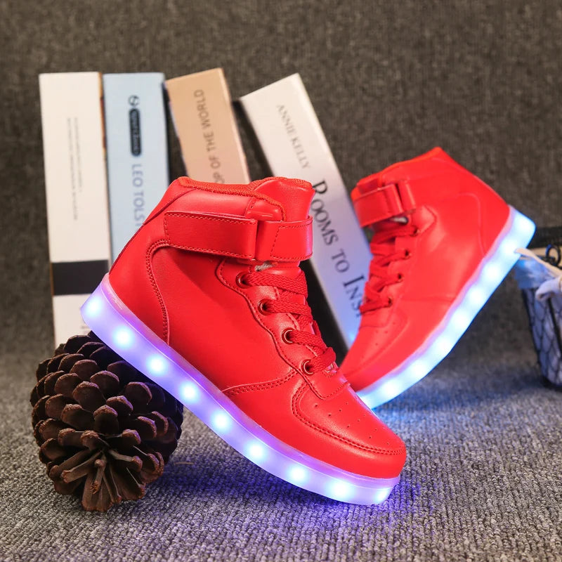 Luxury Men's Glowing Sneakers Gold Glitter Skateboard Shoes Men Street Unisex Luminous Sneakers Men Shiny Mirror Designer Shoes