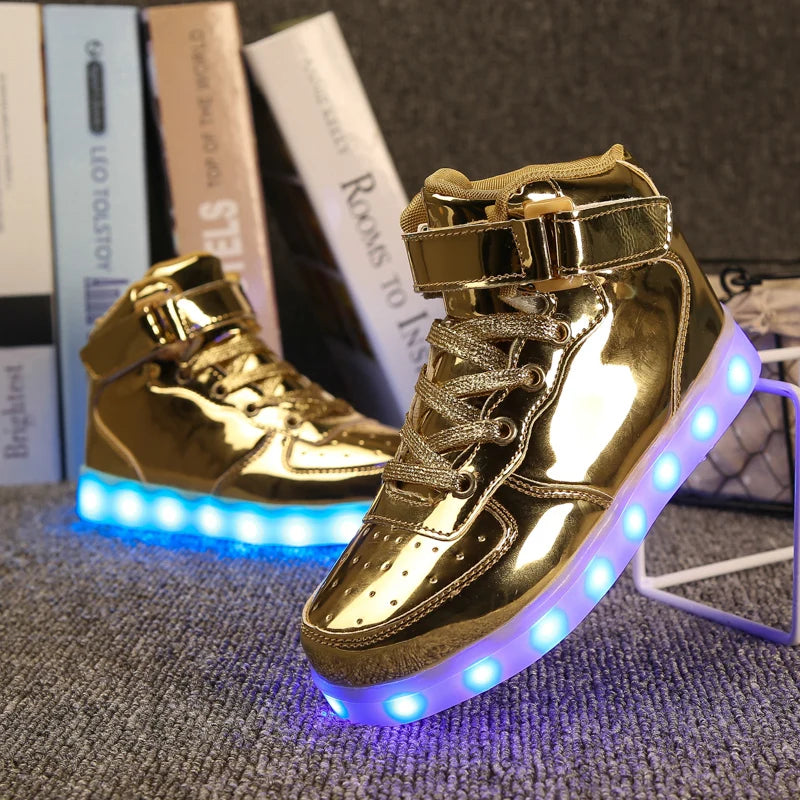 Luxury Men's Glowing Sneakers Gold Glitter Skateboard Shoes Men Street Unisex Luminous Sneakers Men Shiny Mirror Designer Shoes