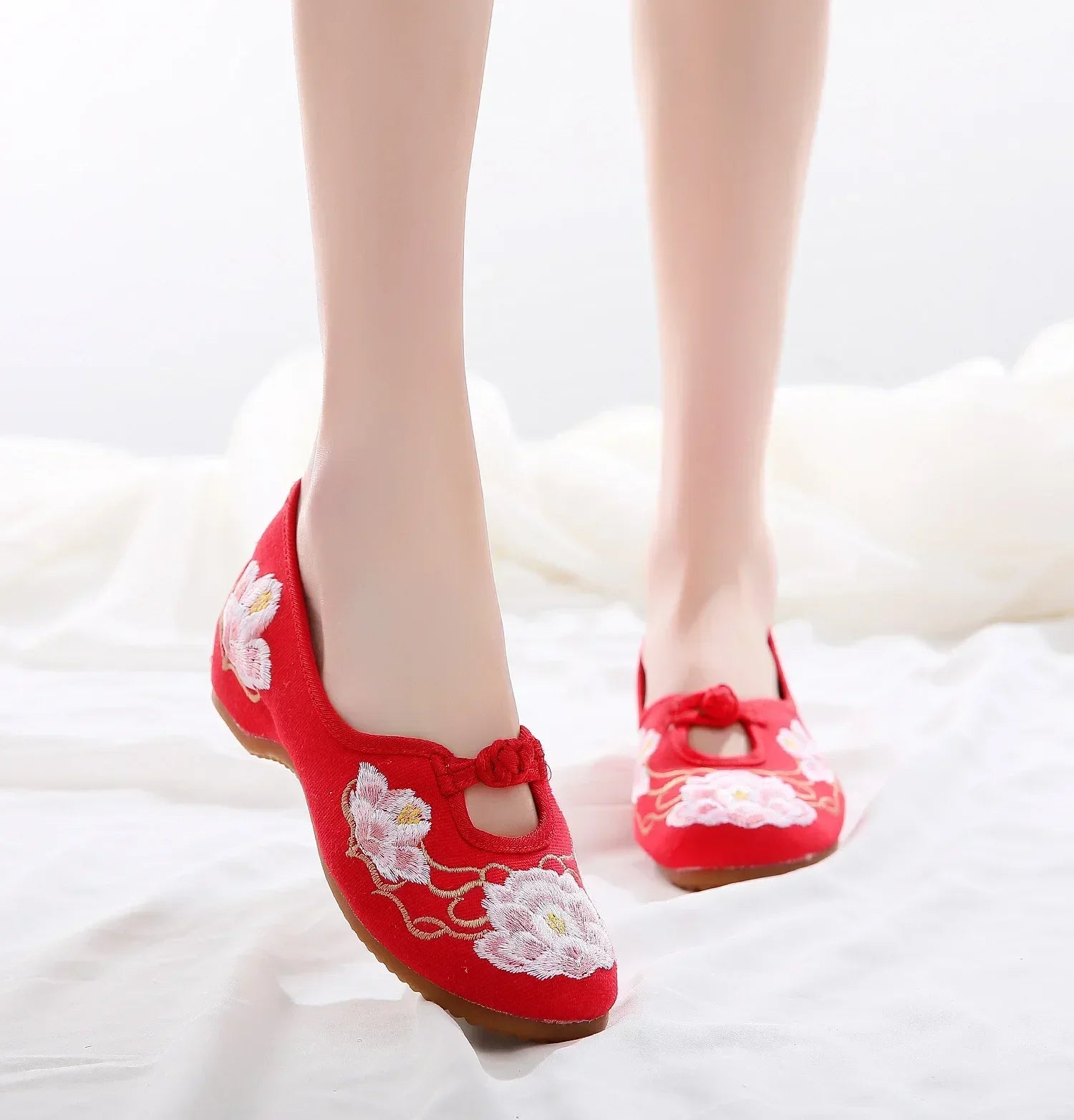 Vintage Cloth Shoes Woman Sneaker Casual Summer Zapatos Embroidery Fashion Streetwear Chinese Style Elegant Canvas Ladies Shoes