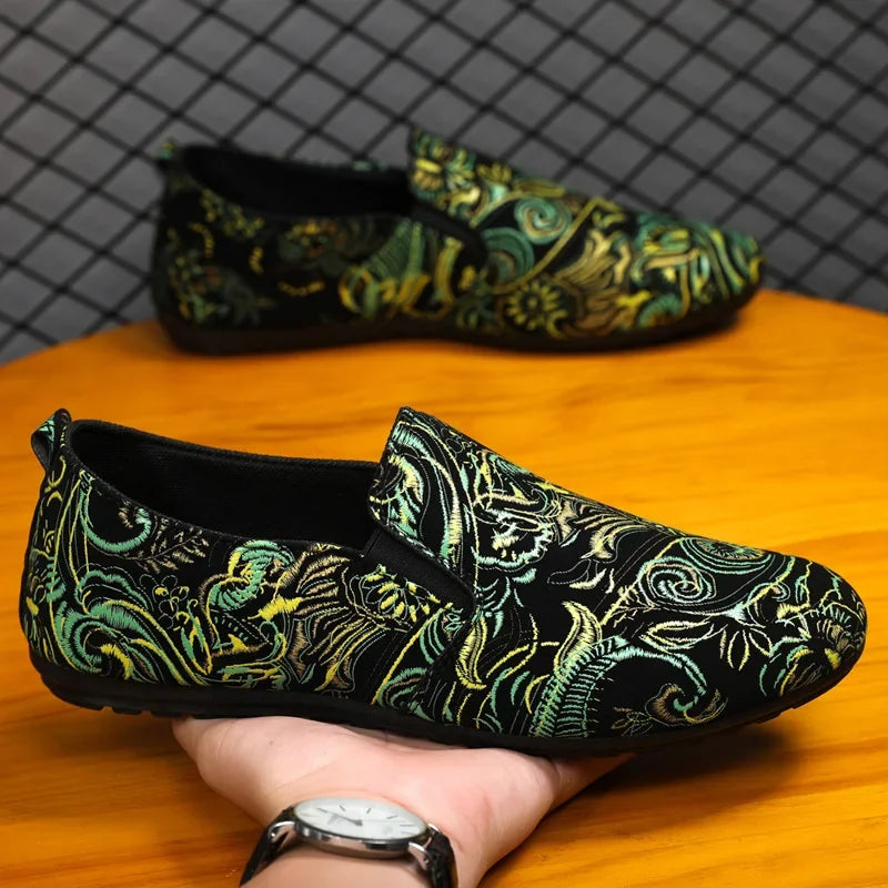 2024 men's popular bean shoes one foot lazy shoes versatile breathable casual driving cloth shoes Street style flower patterns