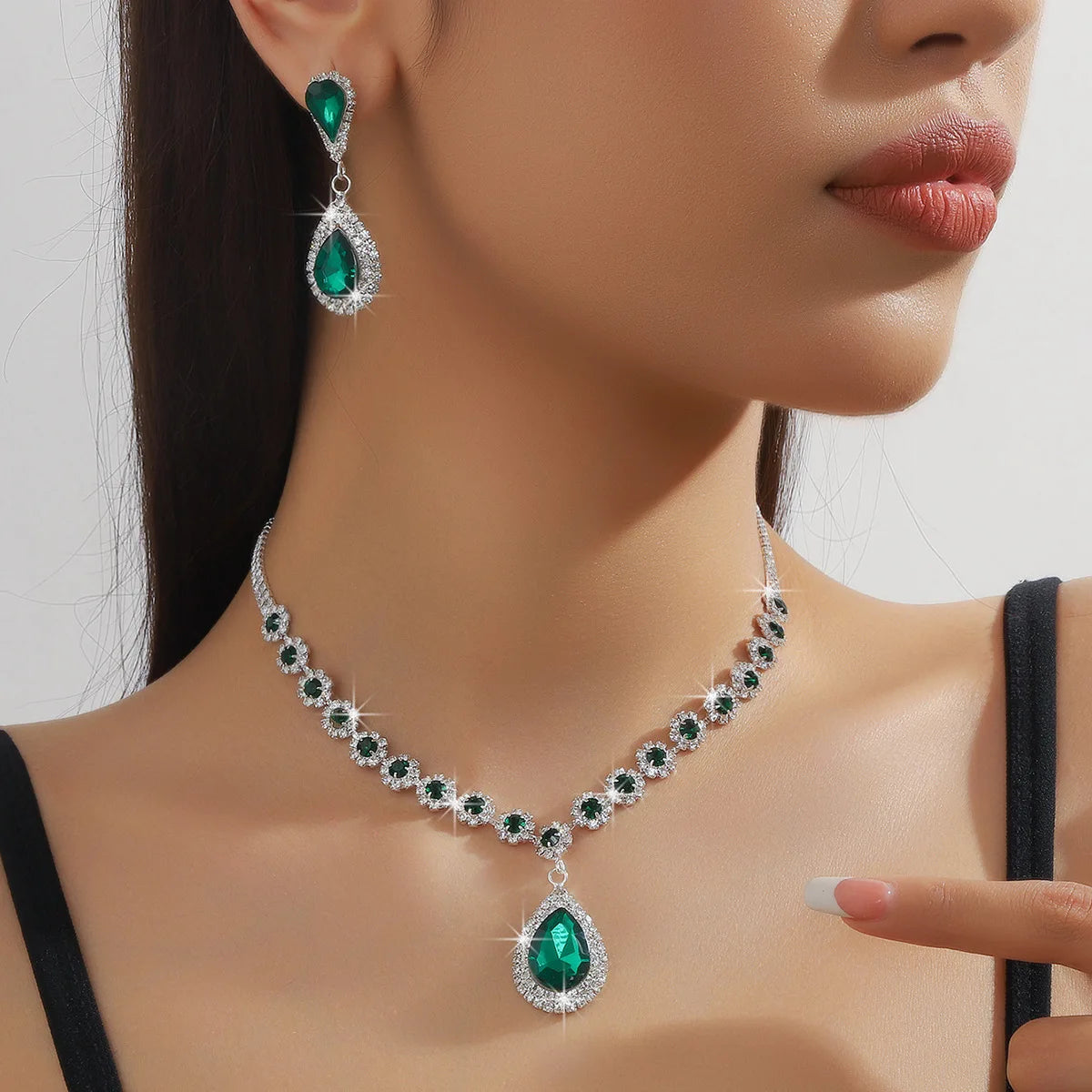 Bridal Jewelry Women's Set Cross-Border European and American Rhinestone Teardrop Necklace and Earrings Two-Piece Set Accessories Fashionable and Versatile