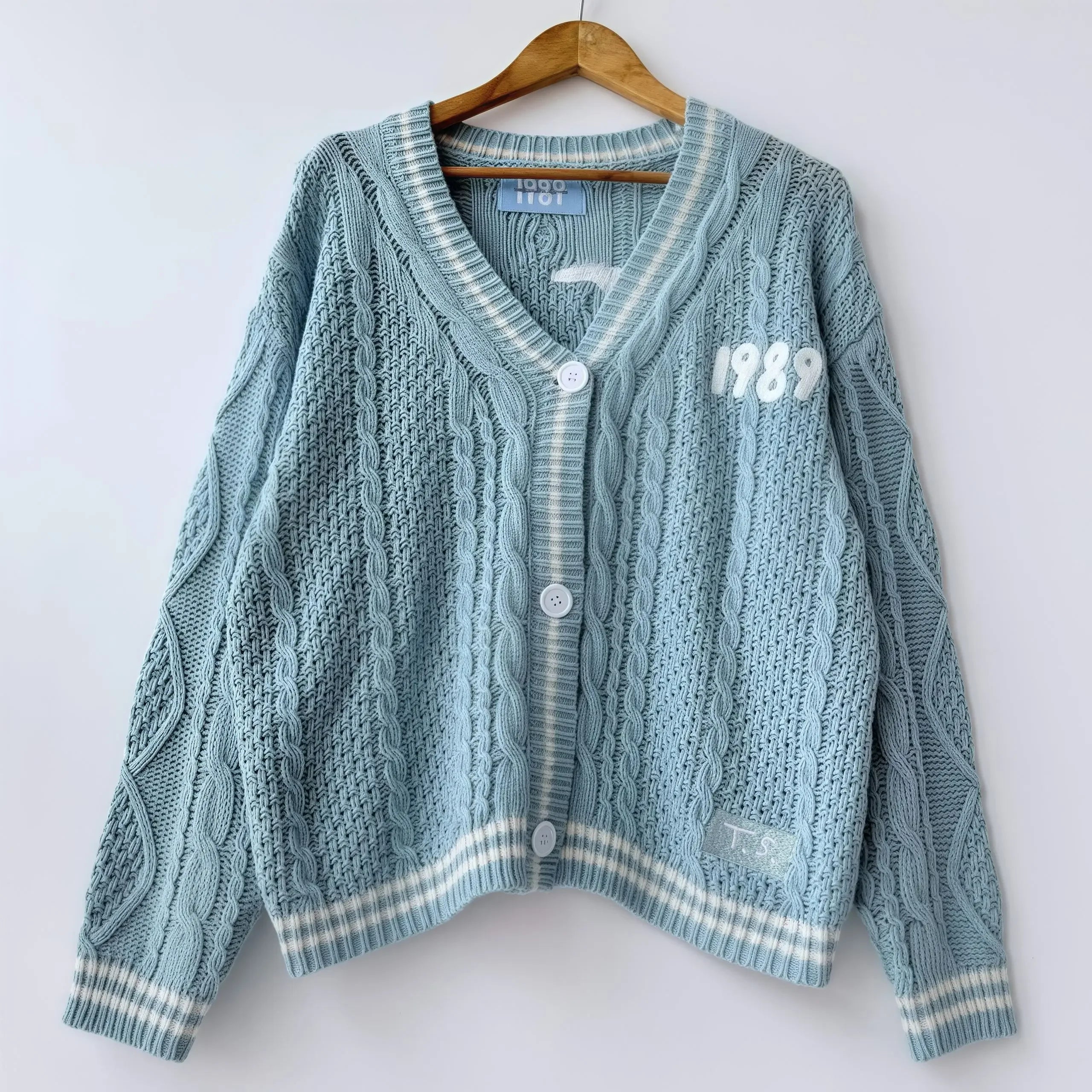 Autumn Red Maple Leaf Embroidered Leaves Knitted Cardigan Women Winter V-neck Single Breasted Show Y2k Style Cardigans Girls