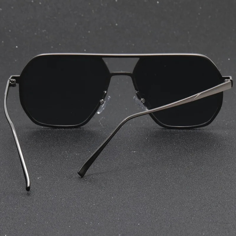 1 Pair of Men's Metal Geometric Frame Flat Top Texture Decorative Glasses Fashionable Business and Leisure Decoration