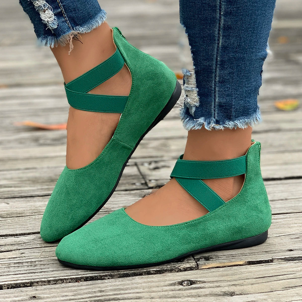 2025 Woman New Daily Flats Shoes Fashion Ankle-wrap Casual Loafers Pointed Toe Shallow Soft Bottom Plus Size Sneakers Women