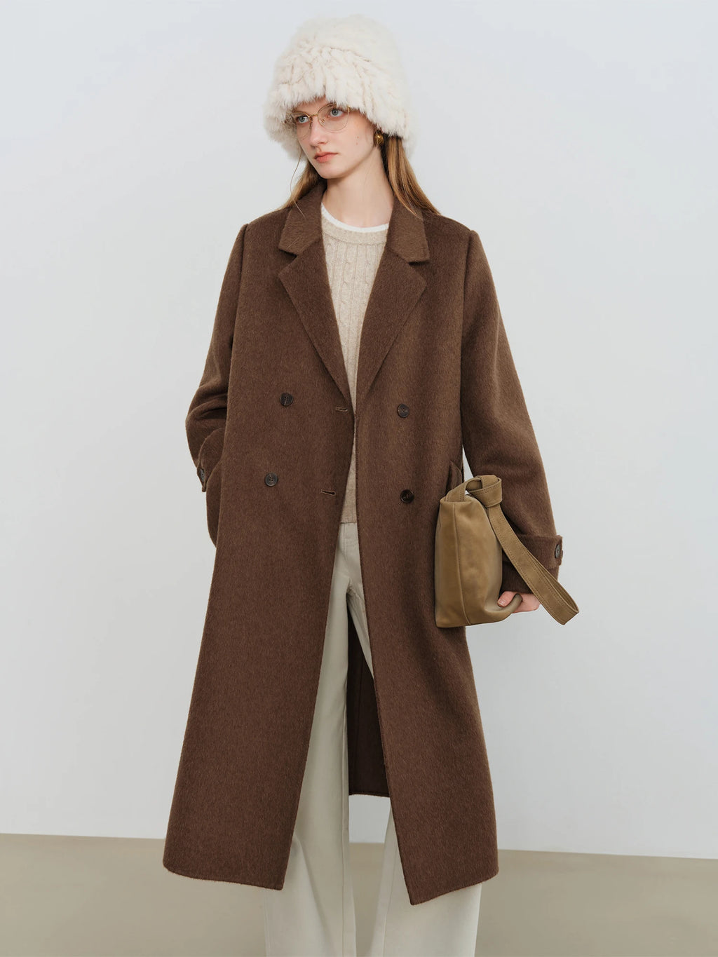 ZIQIAO Petite Straight Shoulder White Camel Wool Coat Women 2025 New Woolen Coat Temperament Commuting