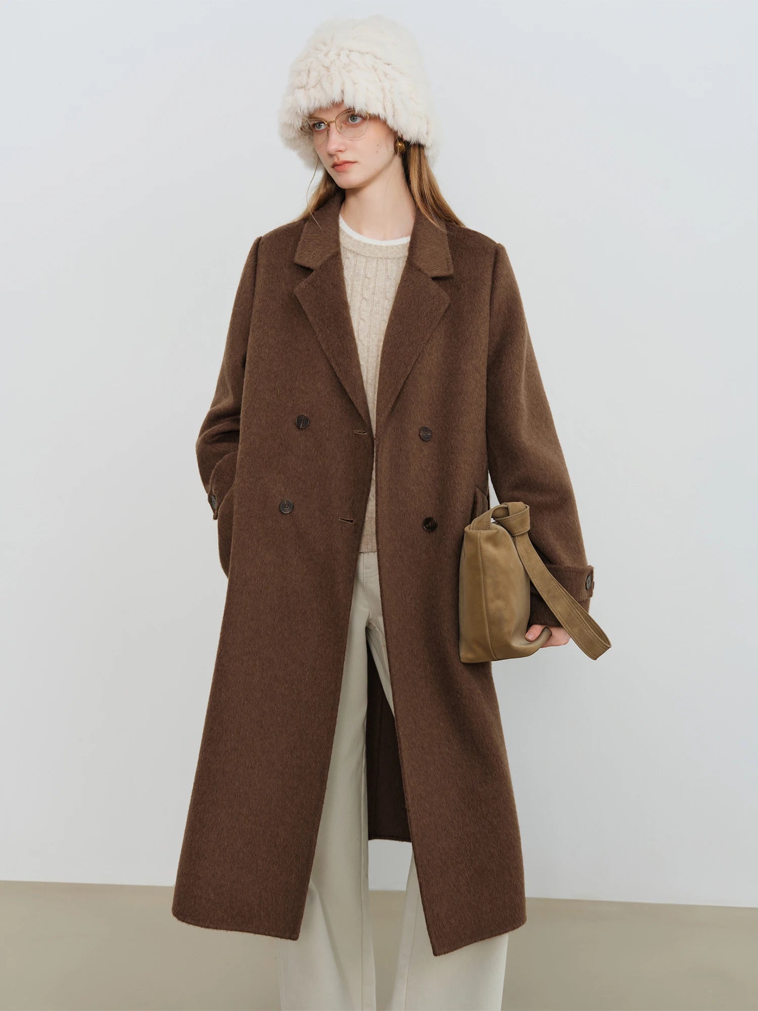 ZIQIAO Petite Straight Shoulder White Camel Wool Coat Women 2025 New Woolen Coat Temperament Commuting