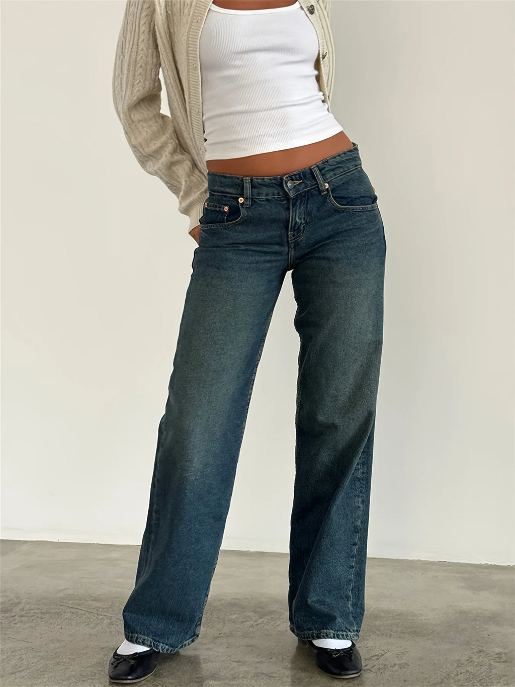 New women's solid-color washed straight-leg jeans, low-waisted, simple, versatile, fashionable, comfortable and loose for goin