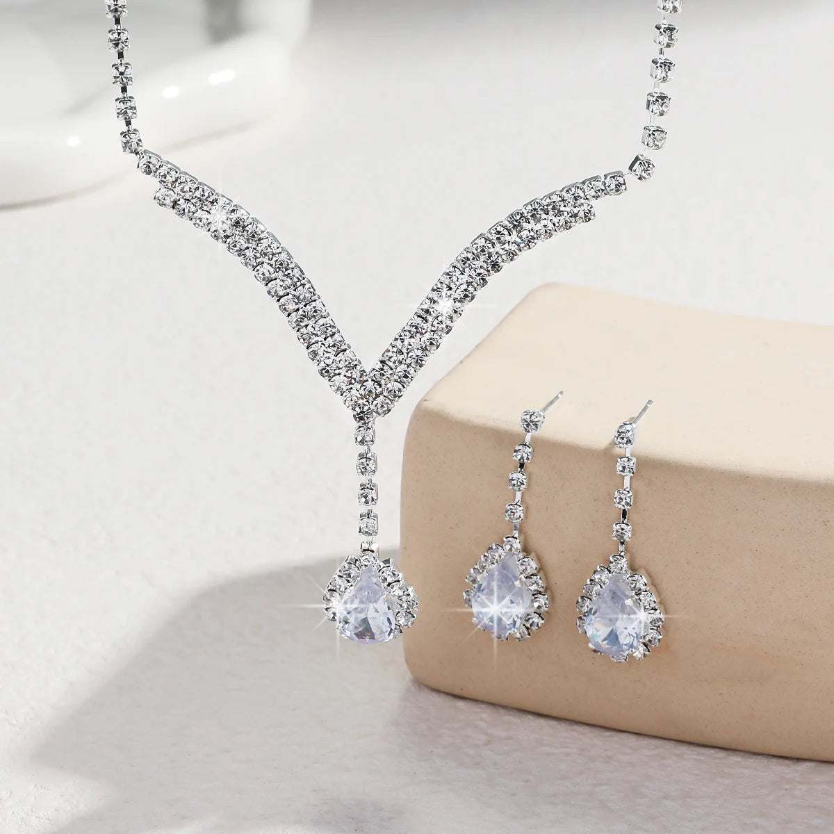 Cross-Border E-Commerce Bridal Jewelry European and American Rhinestone Necklace Earrings Ear Studs Wedding Jewelry Set