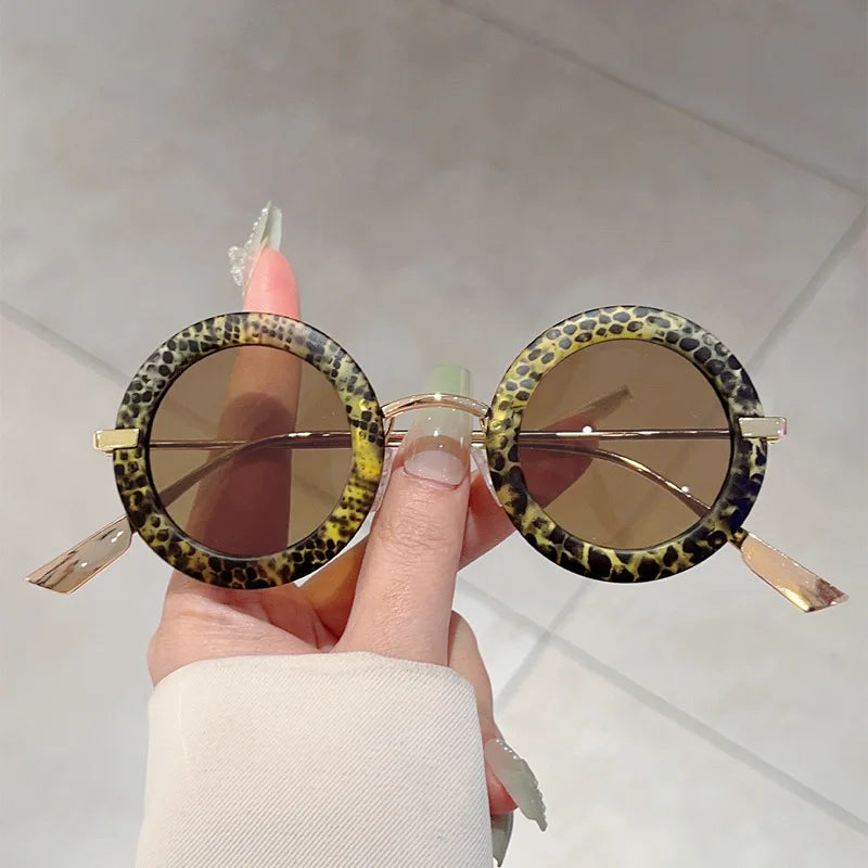 Luxury Brand Designer Round Sunglasses Women For Men 2025 New Popular Vintage Sun Glasses Punk Rivet Metal Steampunk Eyewear