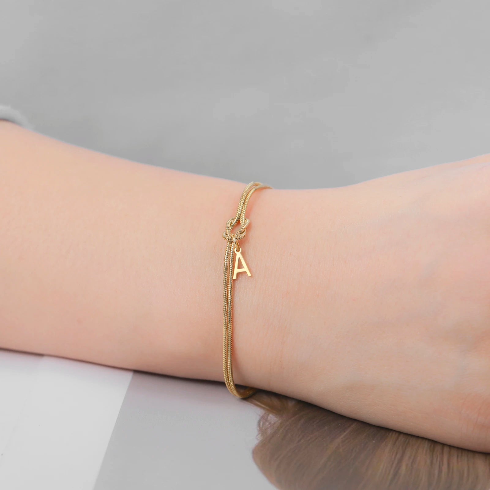 Skyrim Men's and Women's Initial A-Z Pendant Bracelet Stainless Steel Fashion Snake Chain Jewelry Couple Party Gift Wholesale