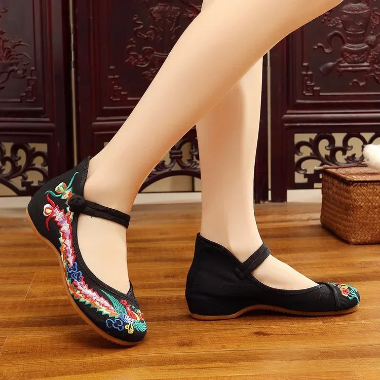 Vintage Cloth Shoes Woman Sneaker Casual Summer Zapatos Embroidery Fashion Streetwear Chinese Style Elegant Canvas Ladies Shoes