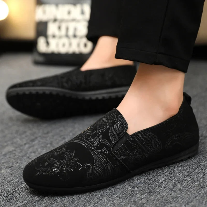 2024 men's popular bean shoes one foot lazy shoes versatile breathable casual driving cloth shoes Street style flower patterns