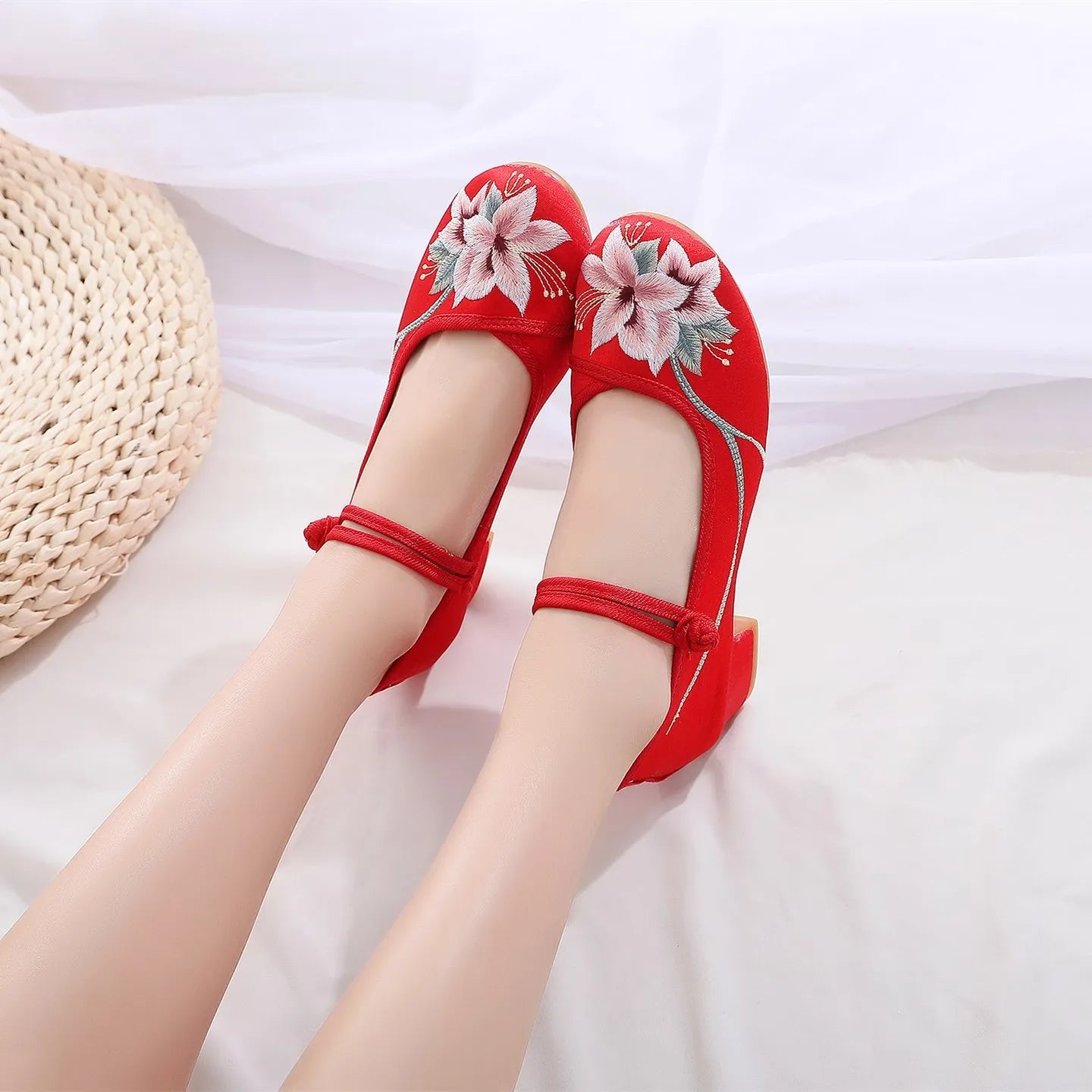 Shoes for Women Embroidery Ethnic Style Traditional Old Beijing Streetwear Dance Vintage Cheongsam Chinese Style Hanfu Qi Pao