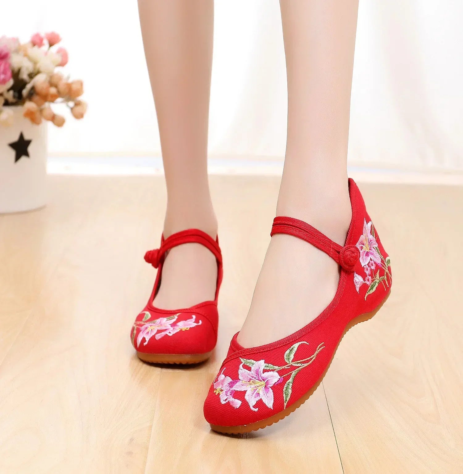 Vintage Cloth Shoes Woman Sneaker Casual Summer Zapatos Embroidery Fashion Streetwear Chinese Style Elegant Canvas Ladies Shoes