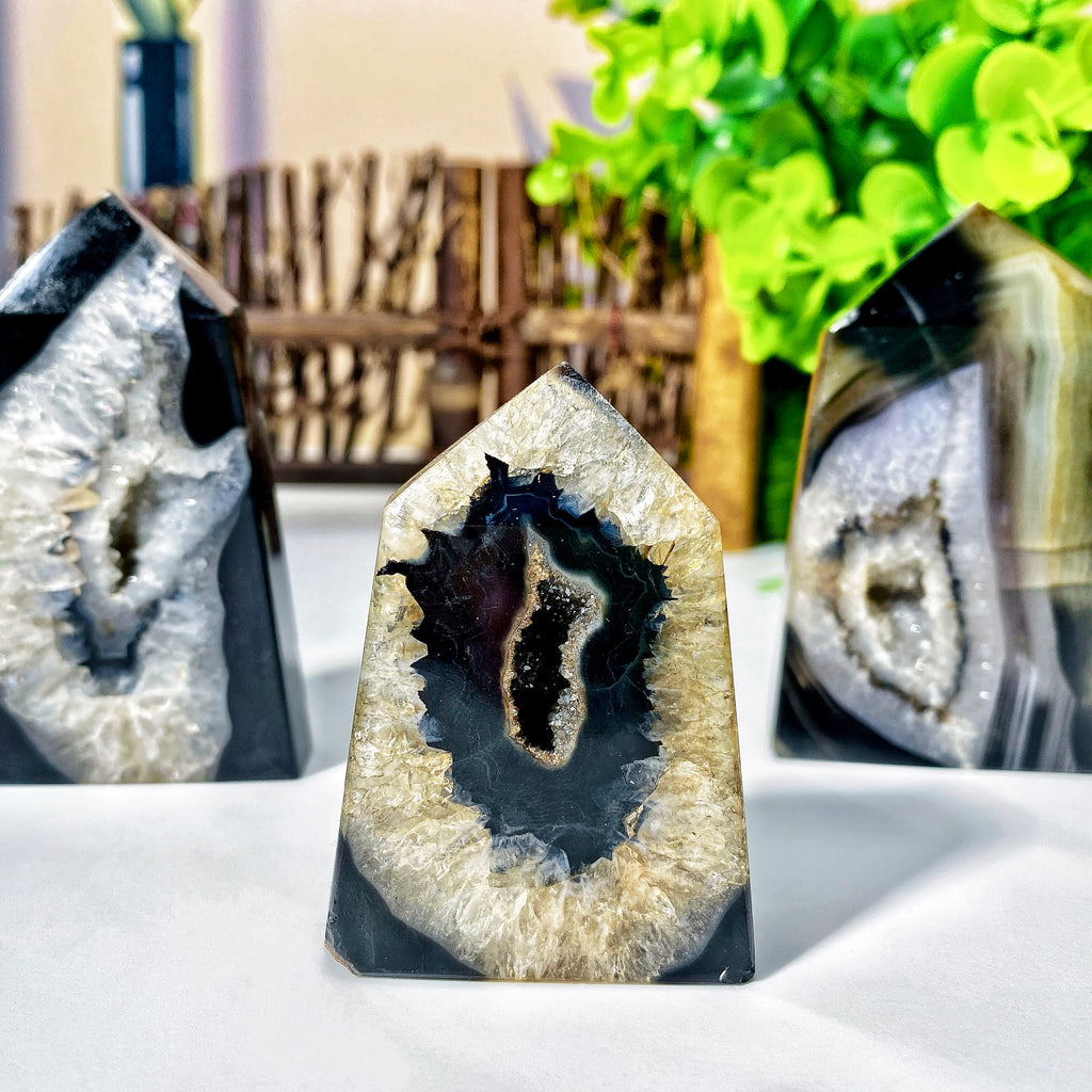 1PC Random High Quality Black Sardonyx Geode Agate Point,Natural Crystal Point,Home Decoration,Glitter,Christmas Gift