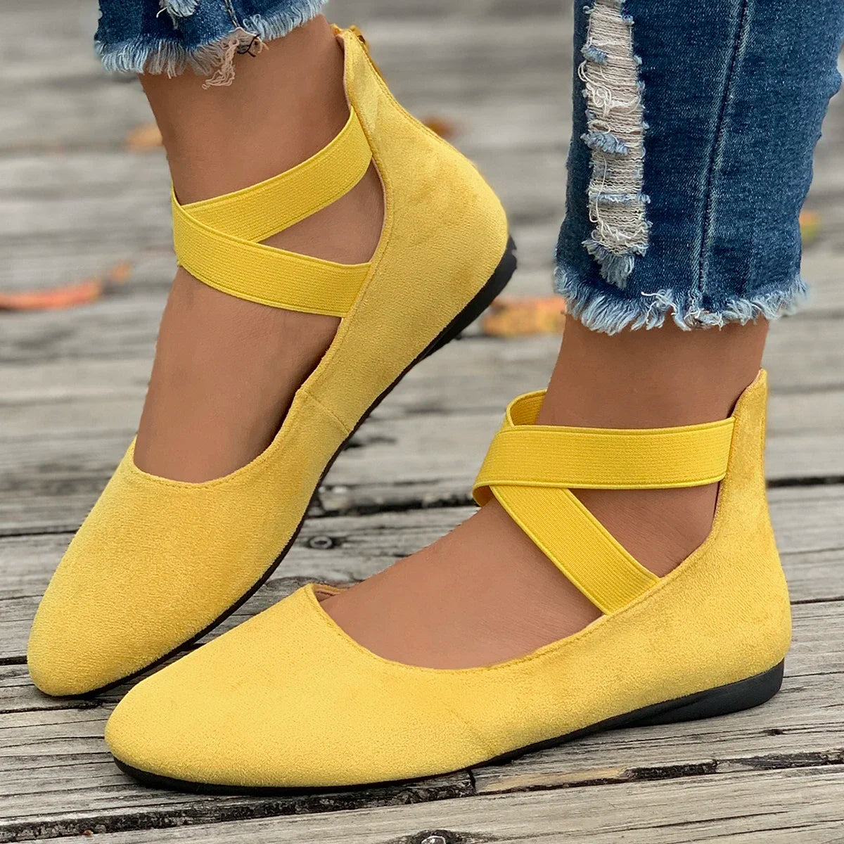 2025 Woman New Daily Flats Shoes Fashion Ankle-wrap Casual Loafers Pointed Toe Shallow Soft Bottom Plus Size Sneakers Women